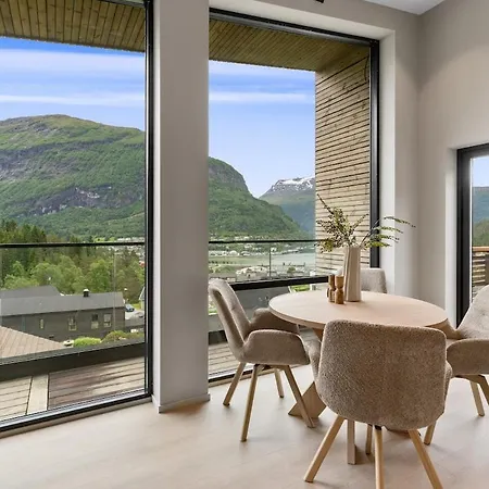 In * Stryn